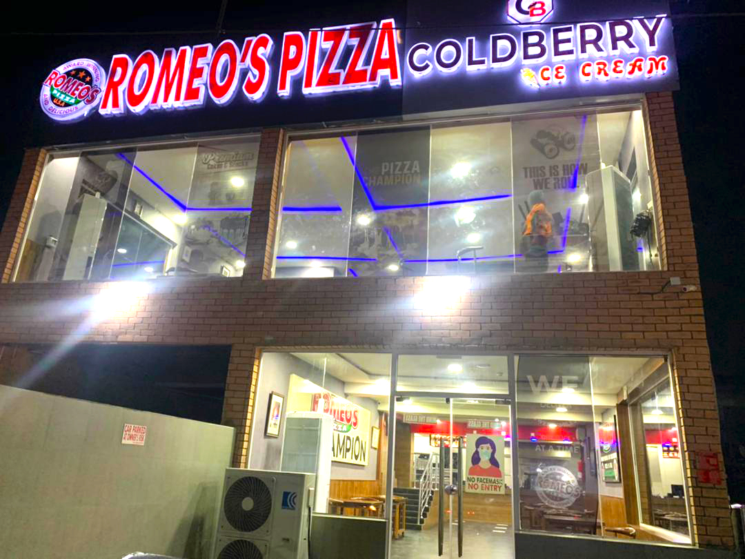 Romeos Pizza
