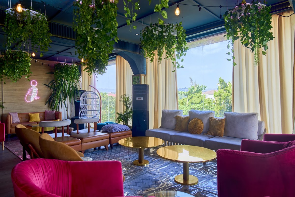Oso Lounge