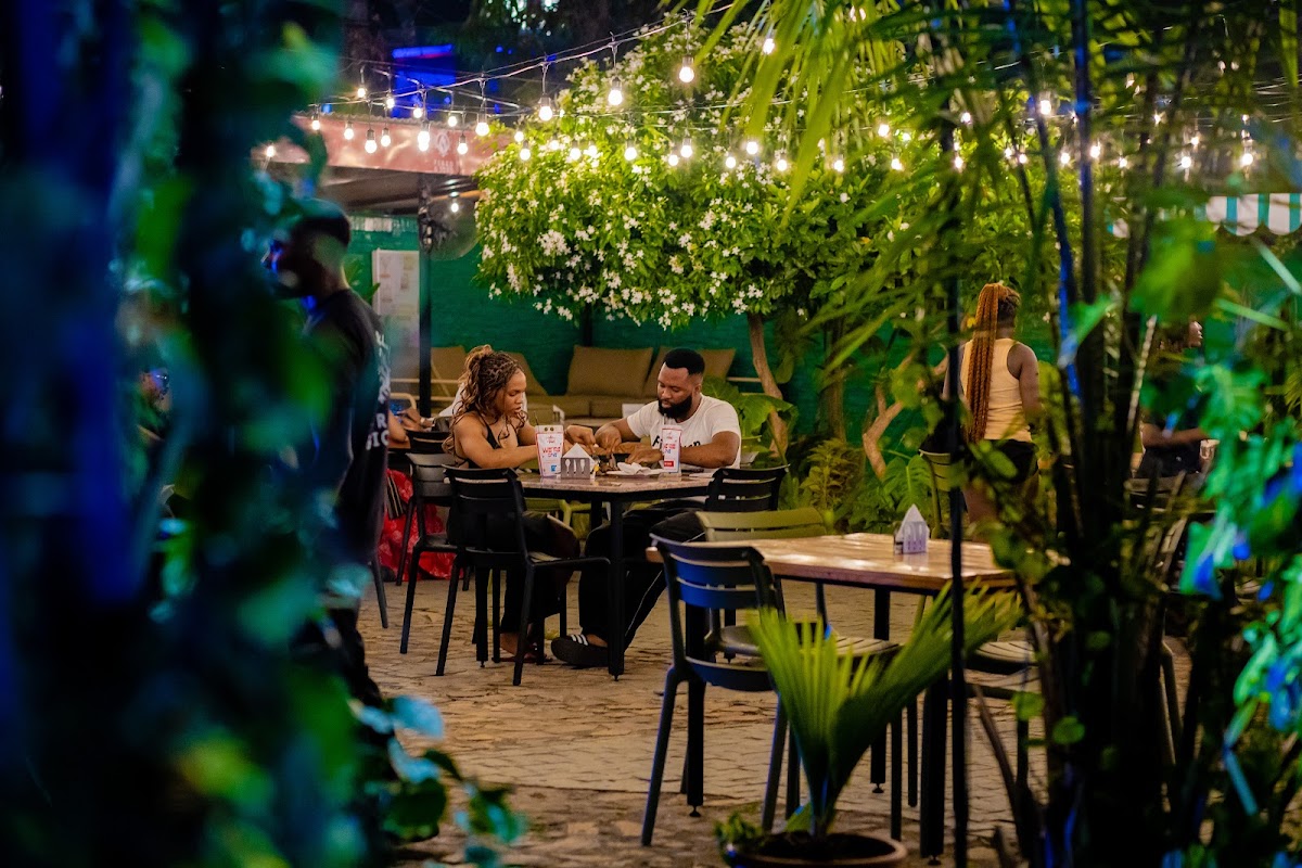 Denise Renee's BBQ Lounge