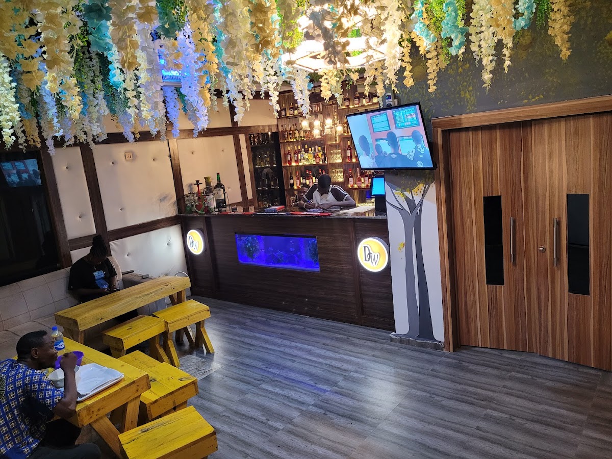 De Woods Lounge & Club