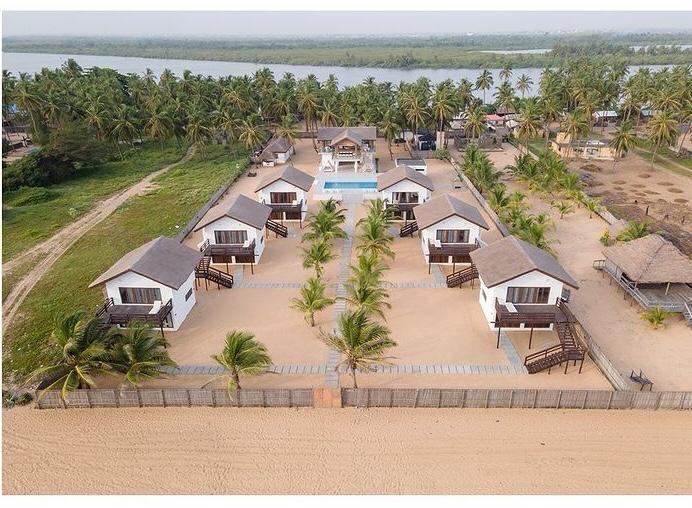 Kamp Ikare Beach Resort