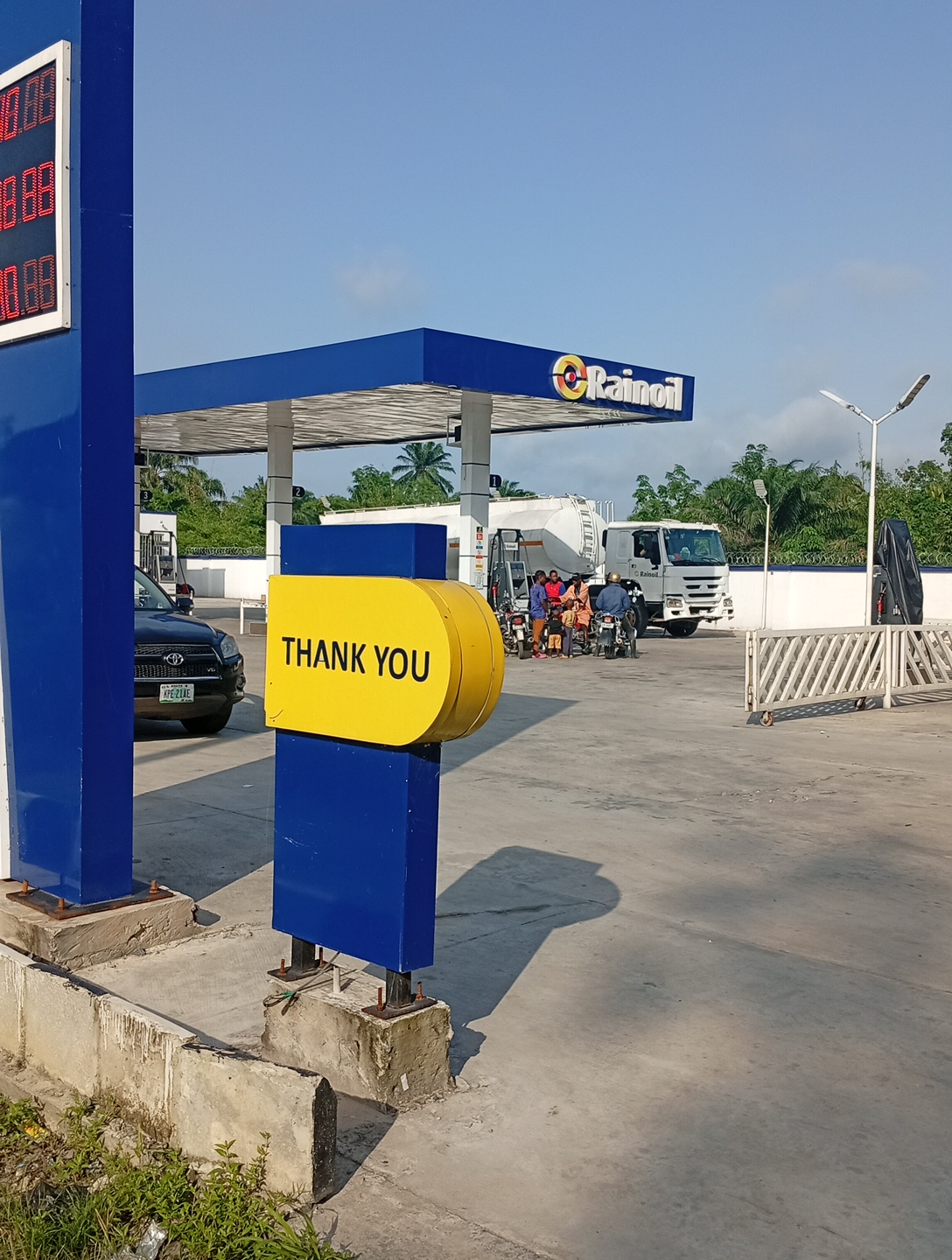 Rain Oil filling-station eatery (Refinery Junction)