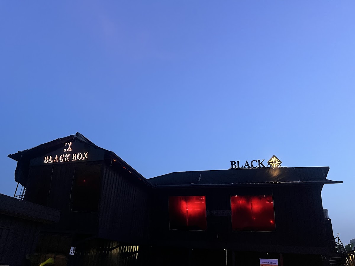 Black Box Restaurant and Pub