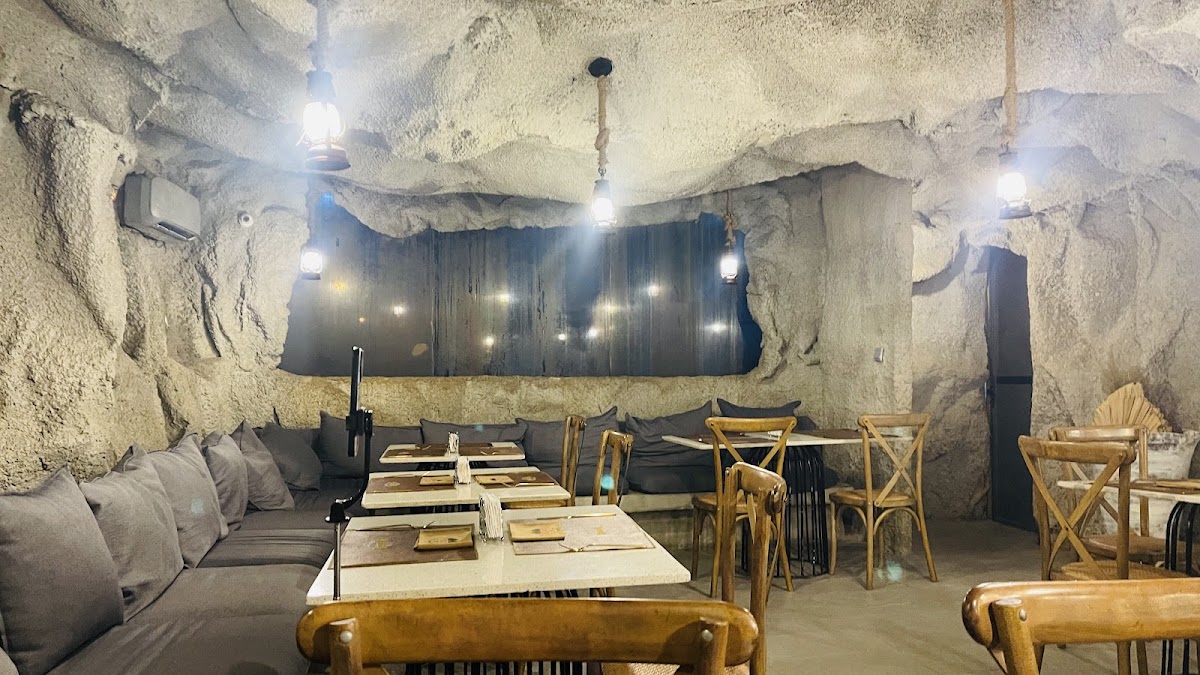 Kapadoccia (The Cave)