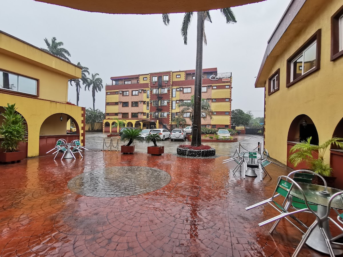 Carliza Hotel