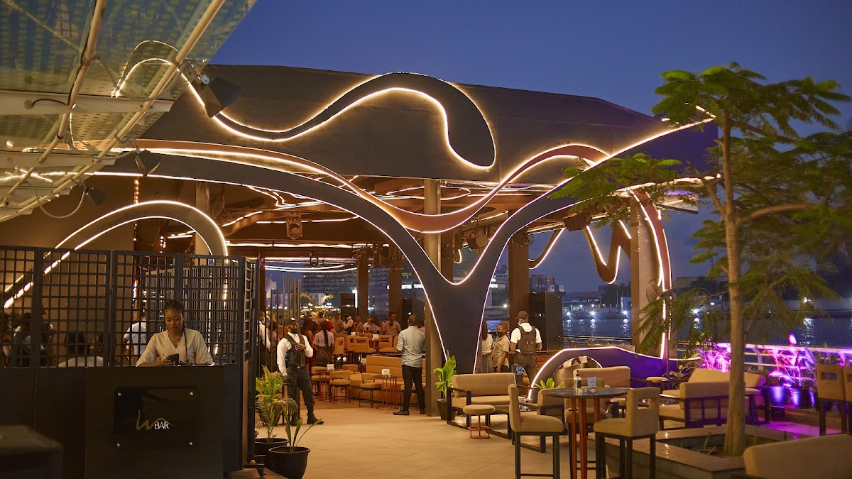1662 Café & Bar