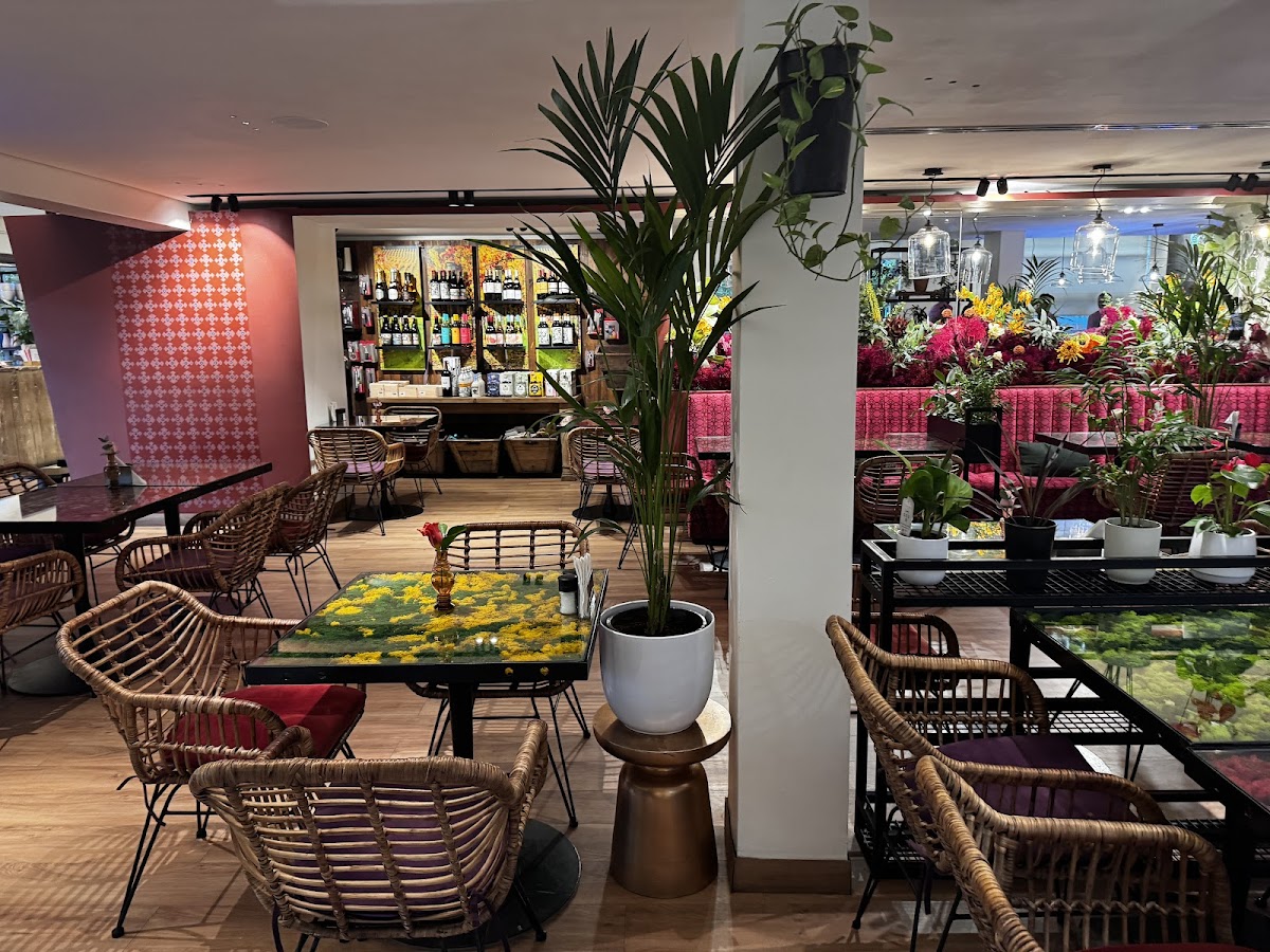 The Flowershop Cafe