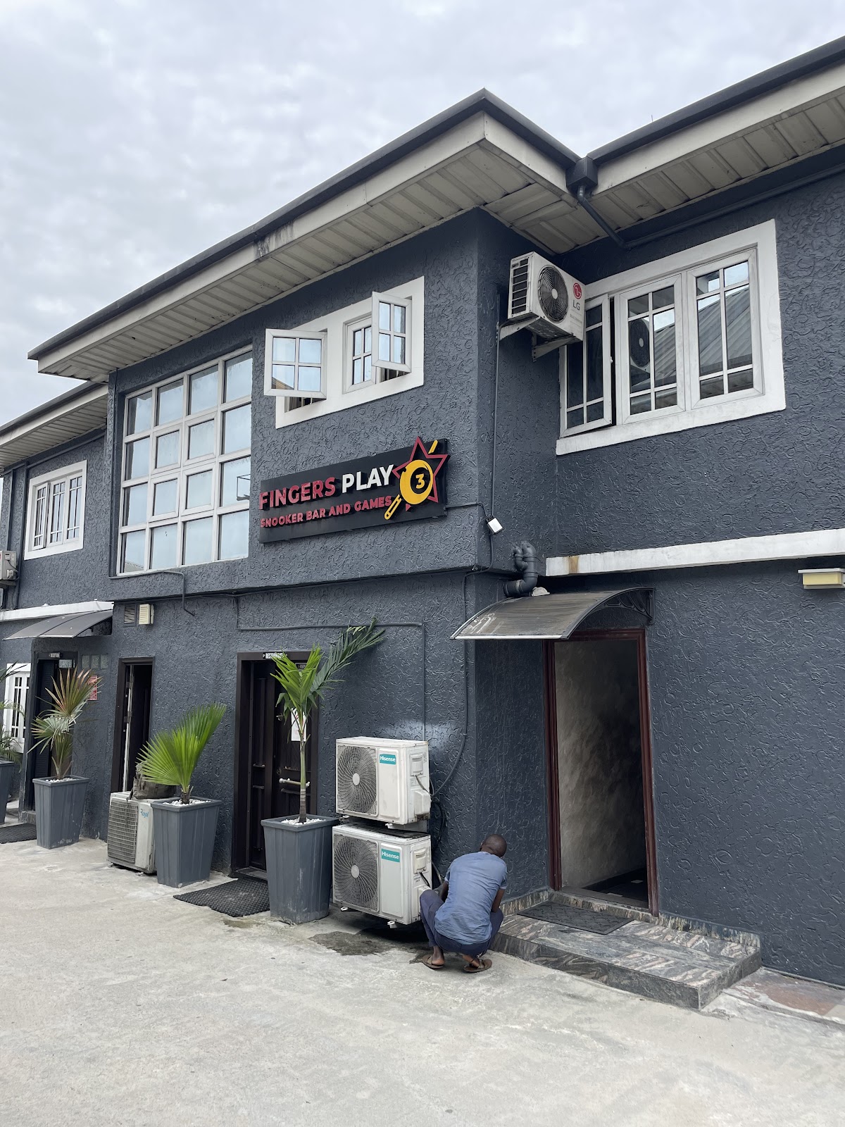 Grand Fingers Restaurant & Bar
