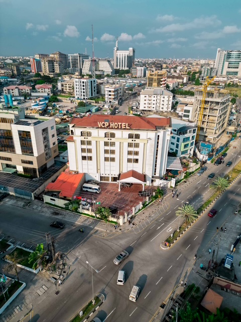 Victoria Crown Plaza Hotel