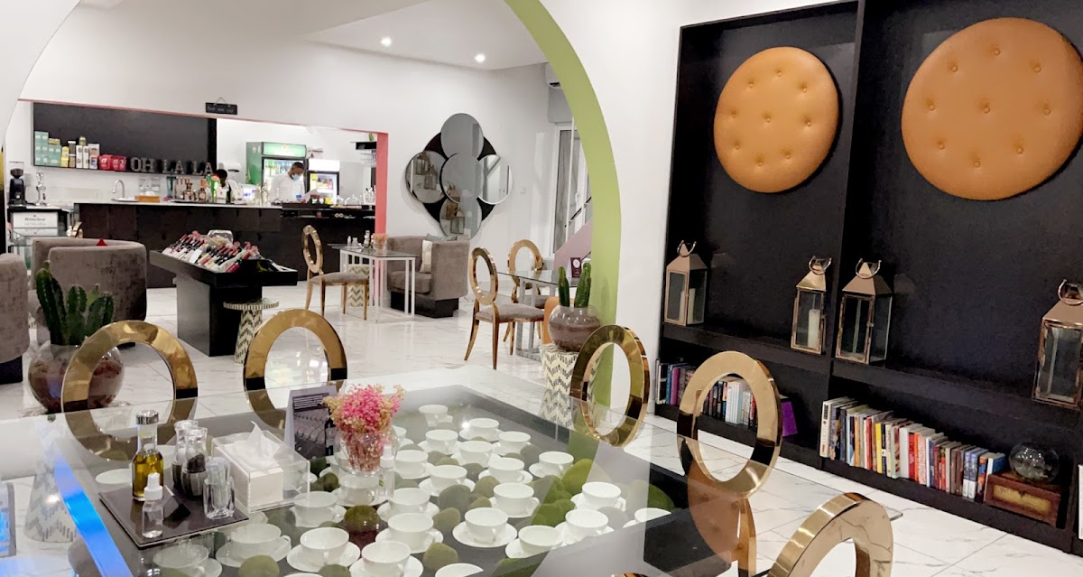 Ouida-themed cafés / Lekki Açaí