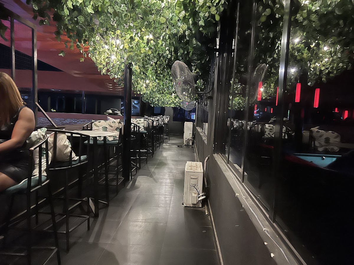 Cue Bar